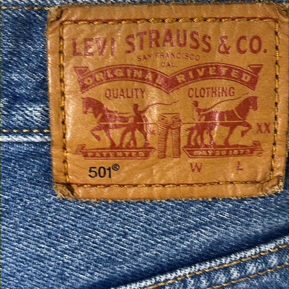 501® Original Fit High Rise Shorts Size 26 - Picture 5 of 6